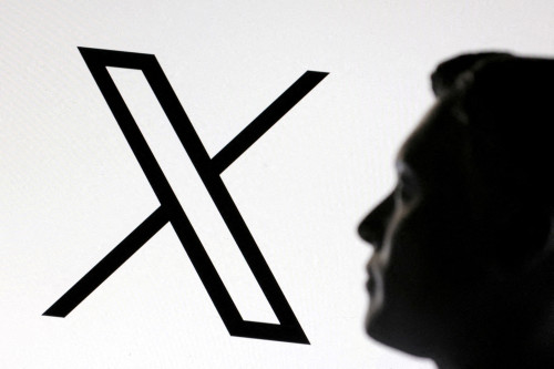 Musk says he’ll resume working ’24/7′ at his companies, X outage mostly restored