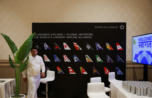 Airlines stick to net zero target despite green fuel doubts