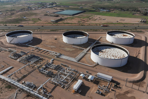 US crude inventories fall by most in a year, fuel stocks build, EIA says