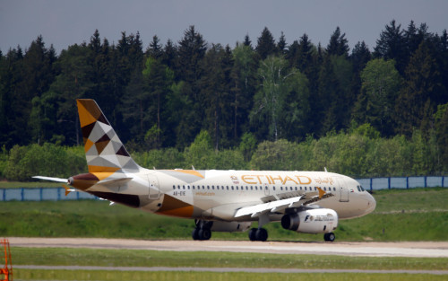 Exclusive-Etihad Airways CEO sees no rush for IPO with ample self-funding