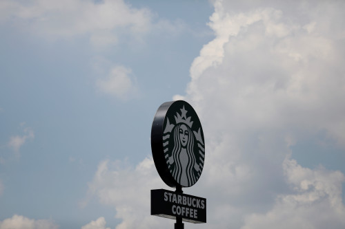 Starbucks rolls out AI for inventory counting